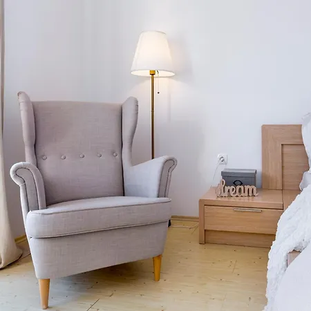 Sunny Aurora Apartman *