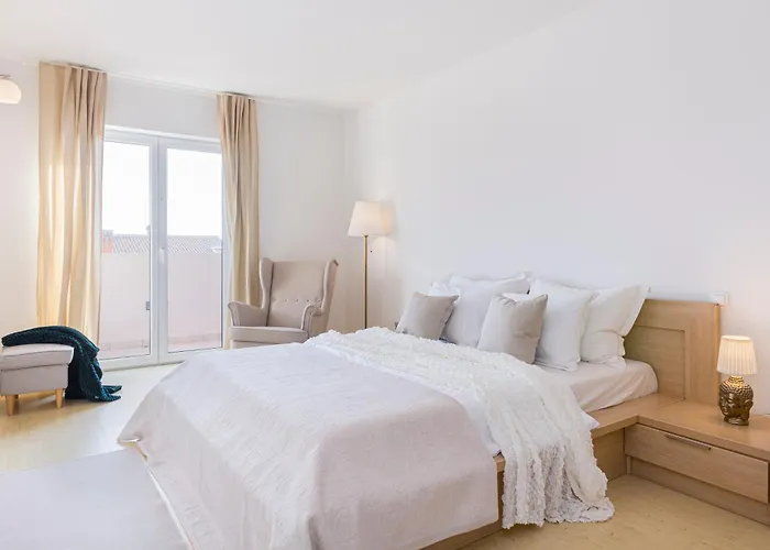 Sunny Aurora Apartman *